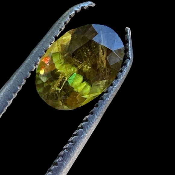 Chrome Green (Sphene) 0.80 CT’s Attractive piece - Picture 16 of 17